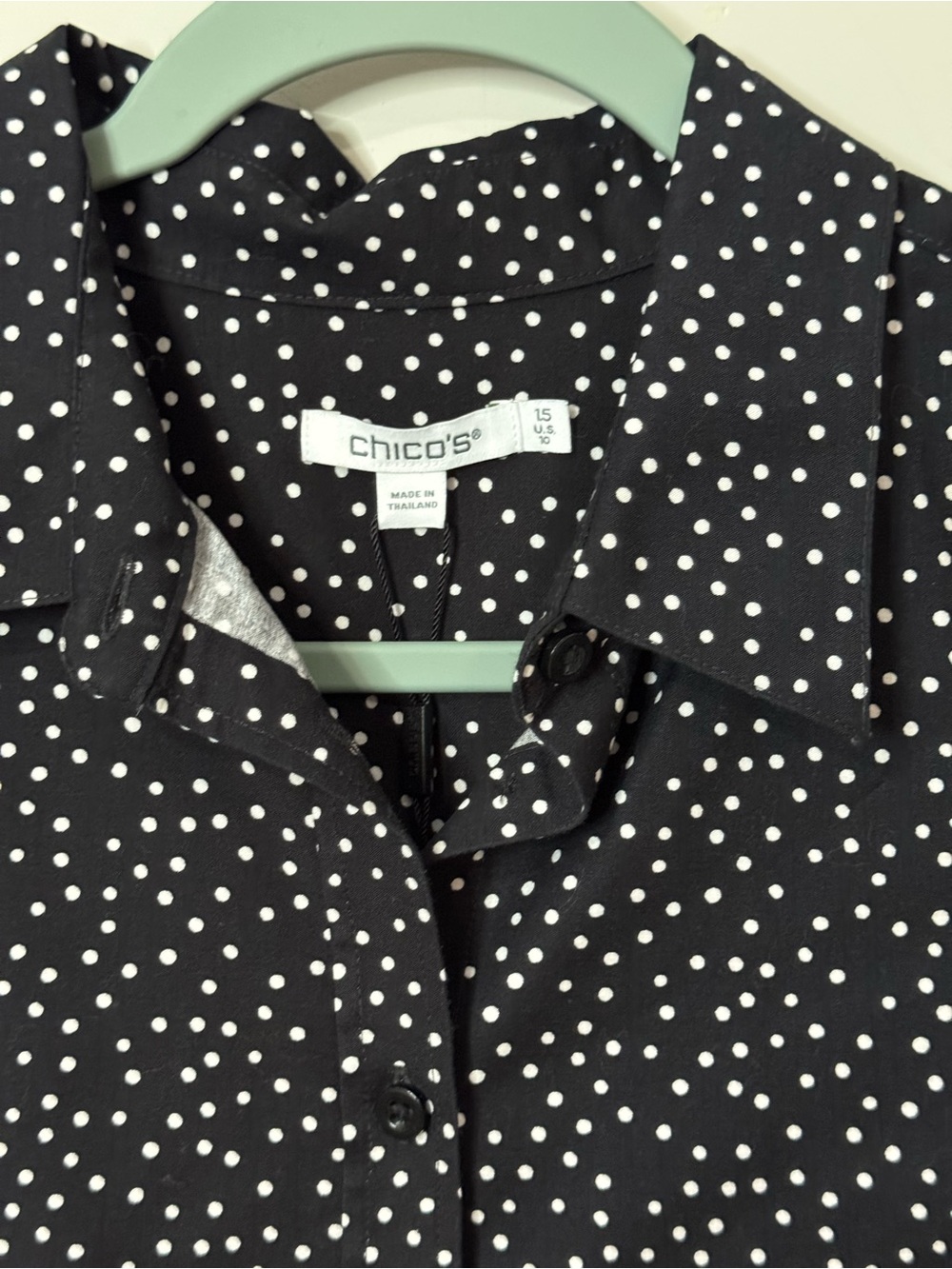 NEW Chico's Black No Iron Polka Dot Shirt Button-Down Shirt Size M/10 - Picture 4 of 8